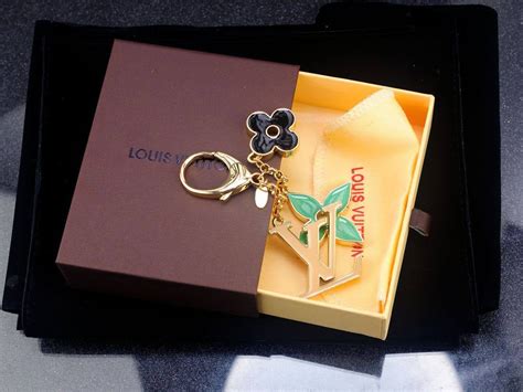 dhgate louis vuitton keychain